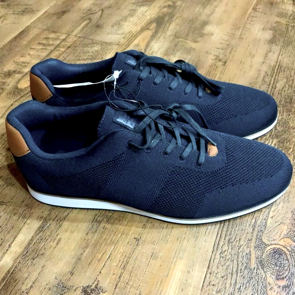 H&M Men’s Casual Sneakers - Navy, Size 8.5